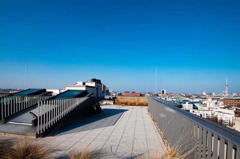 Ihr Penthouse im High Park — photo 1